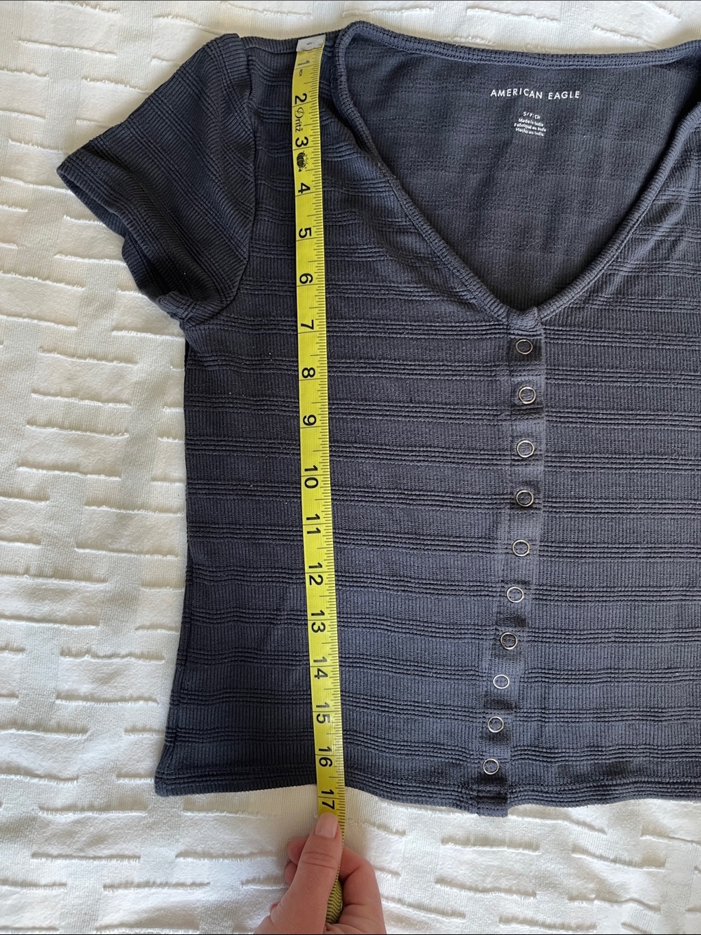 American Eagle Outfitters Blue/Grey Button-Front V-Neck Short Sleeve Crop Top Sm - Picture 6 of 7
